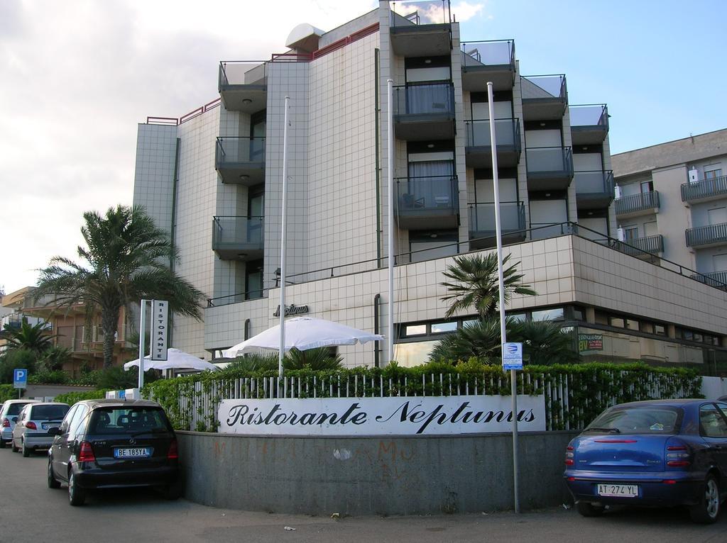 Hotel Neptunus เน็ตตูโน ภายนอก รูปภาพ